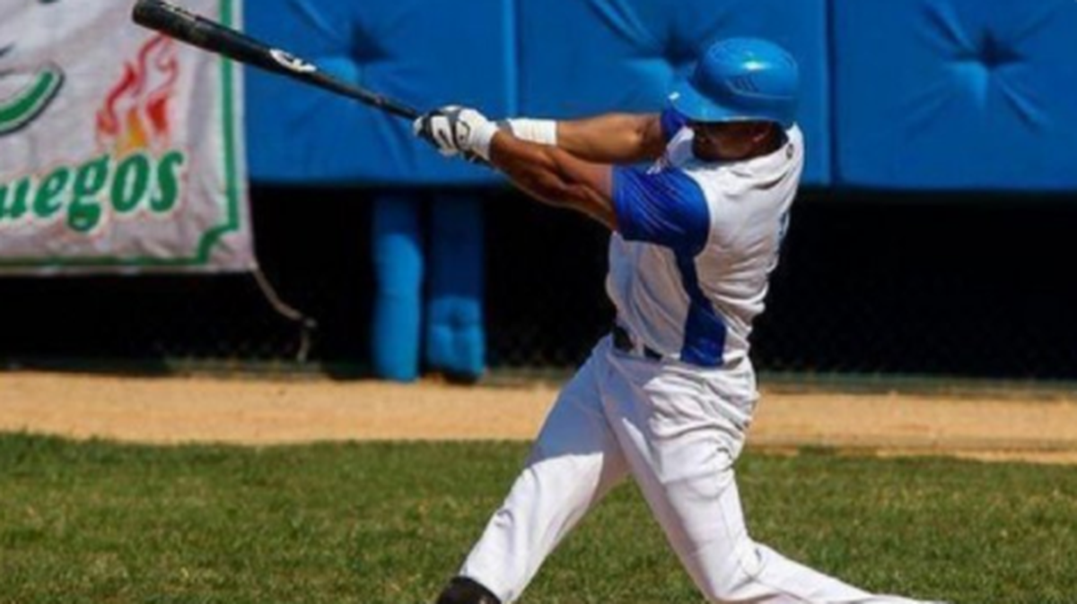 Wilfredo Aroche, de 37 años, acumuló 13 temporadas con Industriales y era una de las figuras más importantes en el equipo habanero.
