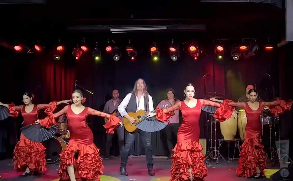 Benise y su guitarra española presenta 25 años de pasión en el Dennis C. Moss Cultural Arts Center.
