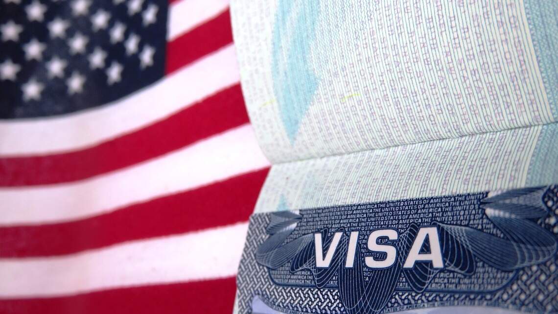 La visa EB-3 conduce a la residencia permanente: ¿cómo aplicar dentro o fuera de Estados Unidos? | Opinión