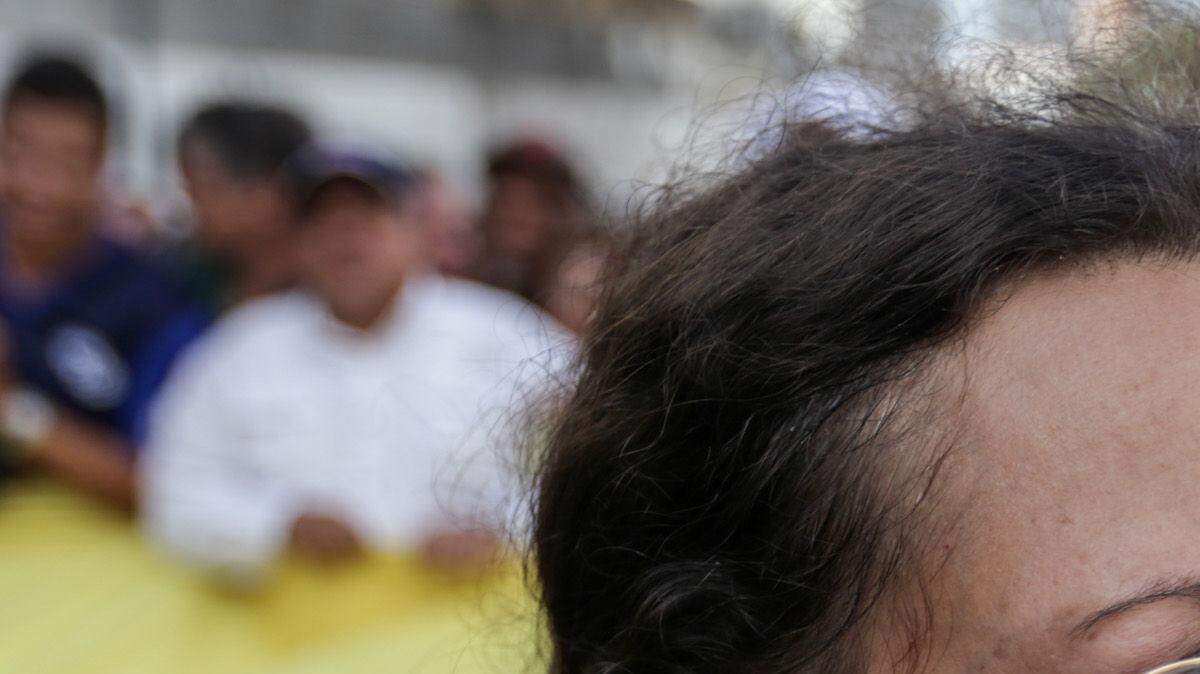Trabajadores de la salud participan en una manifestación este7 de febrero de 2017, en las principales calles del centro de Caracas (Venezuela).