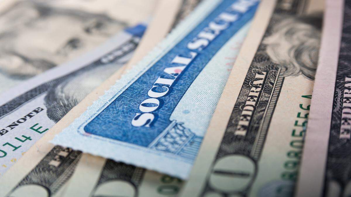 Administración del Seguro Social dejará de enviar cheques en papel y cambiará a depósito directo en octubre.
