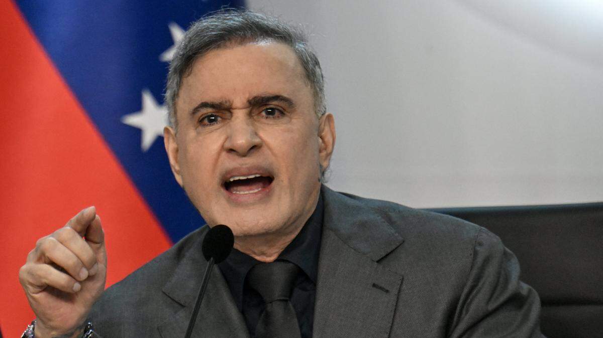 El fiscal general de Venezuela, Tarek William Saab, habla durante una conferencia de prensa en Caracas el 6 de enero de 2026. E