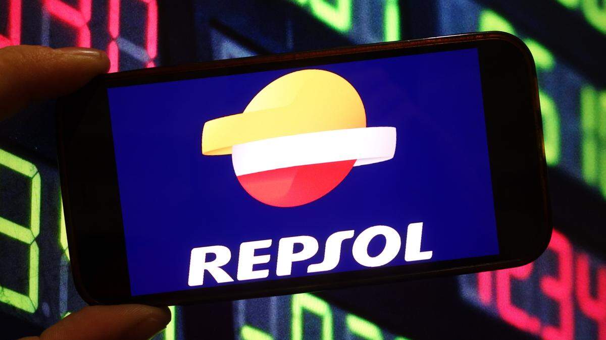 El presidente de EEUU, Donald Trump, ha notificado a los socios de la petrolera estatal venezolana PDVSA -entre ellos la española Repsol- que sus permisos para exportar crudo y derivados de Venezuela quedaban cancelados.