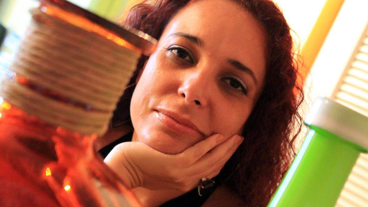 La escritora y editora cubana Yovana Martínez Milián establecida en Miami.