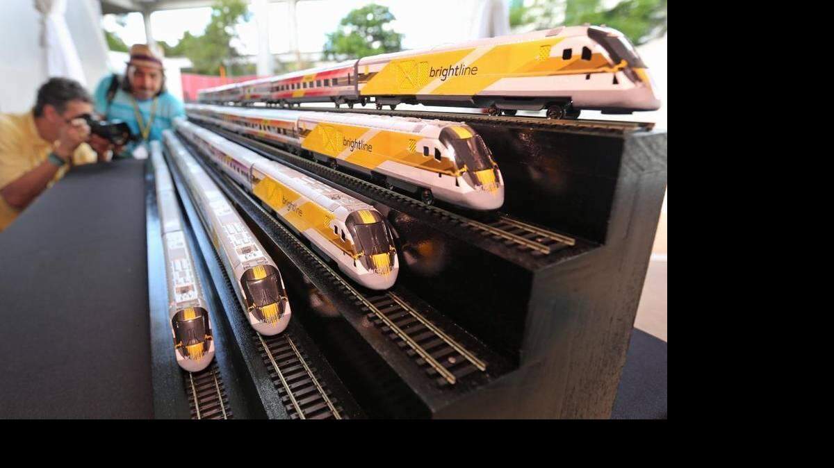 Modelos de trenes Brightline en All Aboard Florida.@CMGMIA