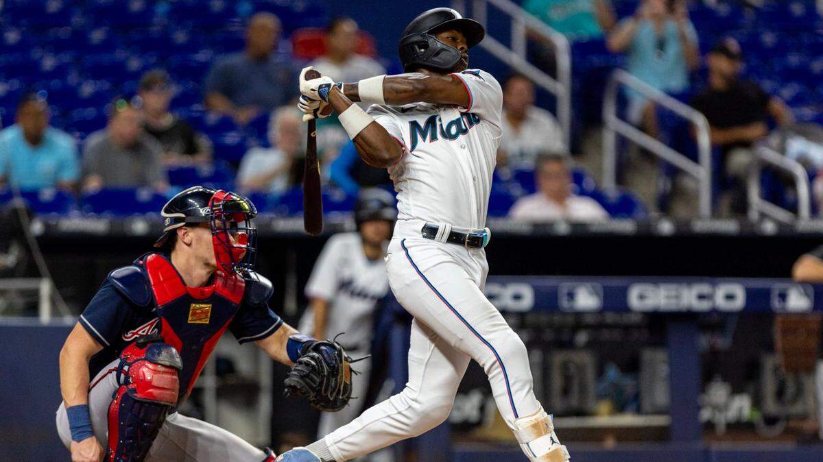Todavía no se sabe si los Marlins bsucarán ayuda fuera de casa para el impulso final de la temporada, pero no cabe duda de que recibieron uno de bien adentro cuando activaron a Jazz Chisholm, justo a tiempo para el inicio este lunes de la serie de cuatro juegos contra los Filis.