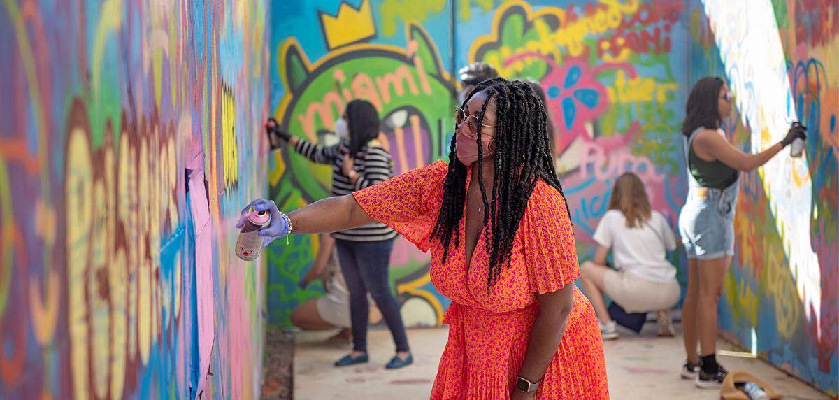 Miami Art Week inaugura la exhibición 'Writers on Wax: The Sound of Graffiti'&nbsp;en el Museo de Graffiti.