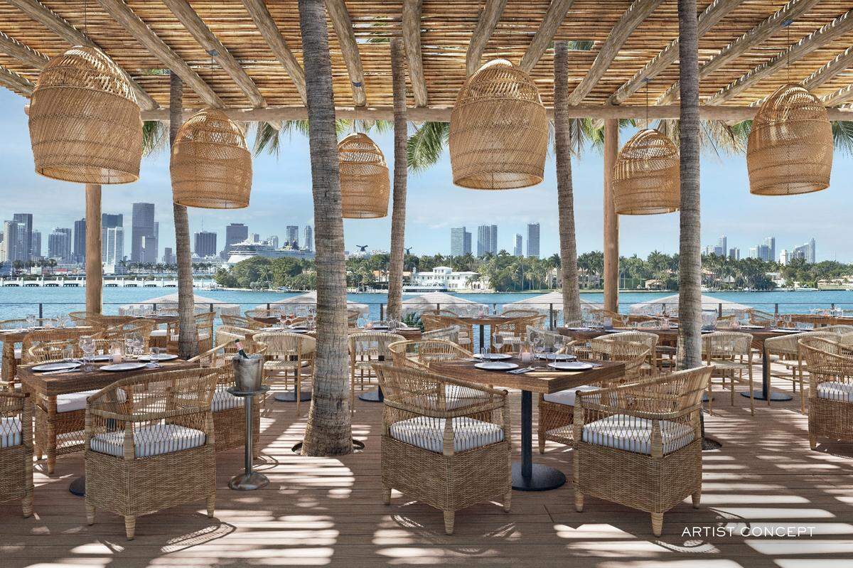 Baia Beach Club, ubicado en The Mondrian South Beach, cuenta con música y menús especiales al aire libre frente magníficas vistas.