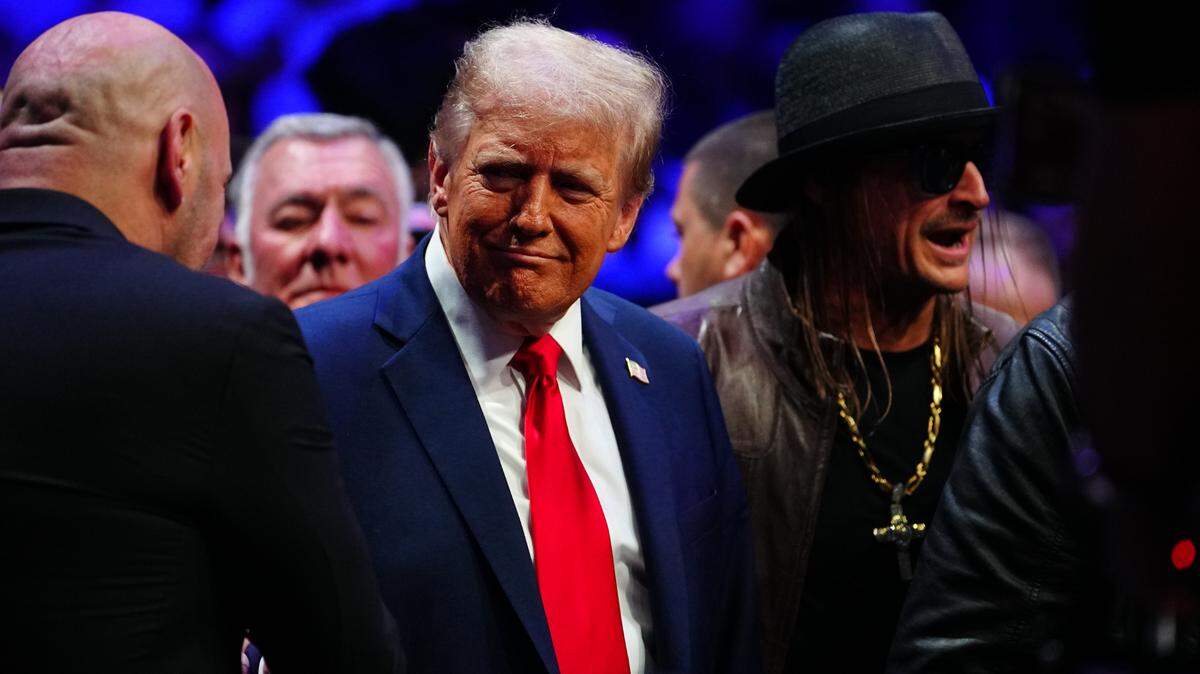 Dana White, el presidente Donald Trump y Kid Rock estuvieron presentes en UFC 309 - Jones vs. Miocic en el Madison Square Garden el 16 de noviembre de 2024 en Nueva York, NY.