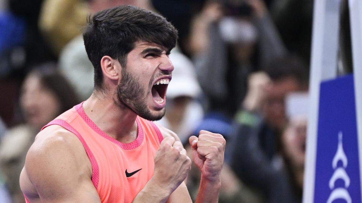 Carlos Alcaraz (N.3) derrotó 6-7 (6/8), 6-4 y 7-6 (7/3) al italiano Jannik Sinner para conquistar el ATP 500 de Pekín, el miércoles 2 de enero de 2024.