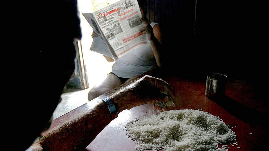 Prensa cubana enseña a hacer pizza de arroz en plena crisis alimentaria