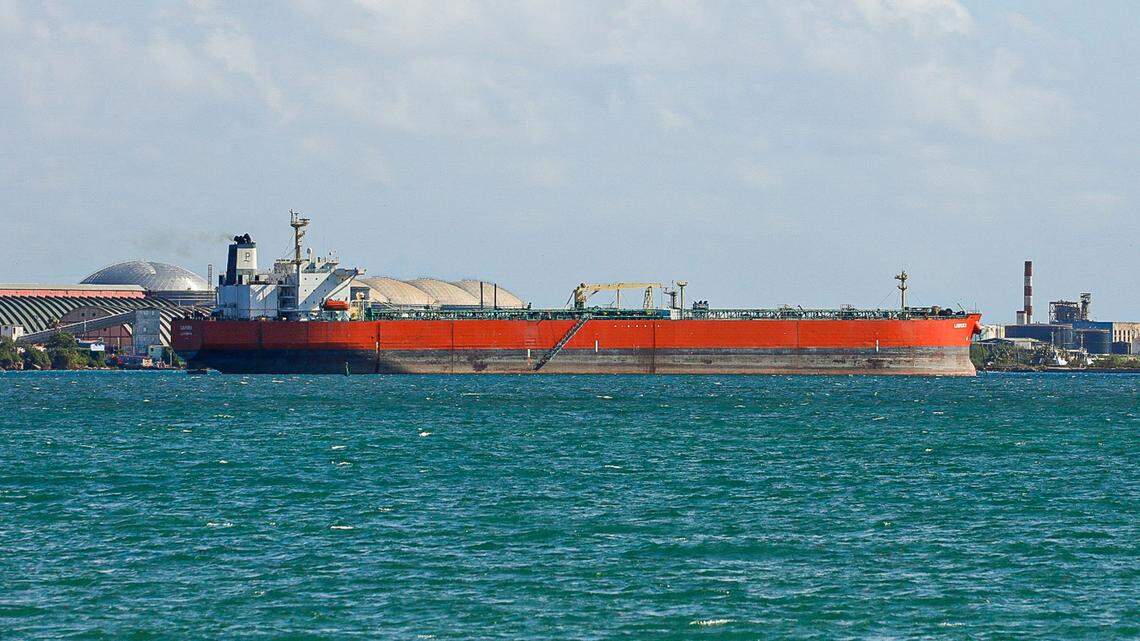 Crisis en Cuba: alivio por petróleo ruso no es inmediato, apenas una ‘curita’, afirma experto