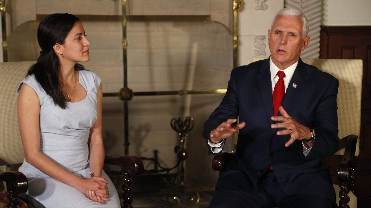 El vicepresidente estadounidense Mike Pence se reunió con la activista cubana Rosa María Payá, en la Embajada de EEUU en Lima, Perú, el viernes 13 de abril del 2018.
