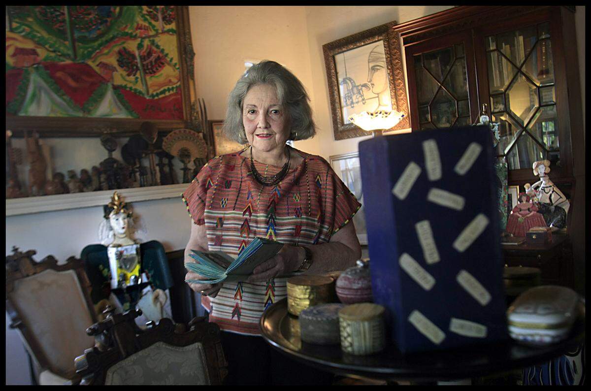 Margarita Cano ha sido merecedora del Cintas Life award (2009). Foto del 2009 en su casa en La Pequeña Habana.