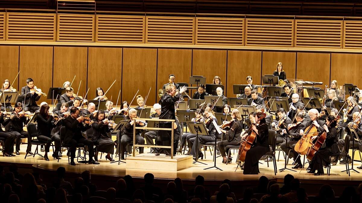  El director canadiense Yannick Nézet-Séguin, al frente de la Philadelphia Orchestra, en el Knight Concert Hall del Arsht Center. 
