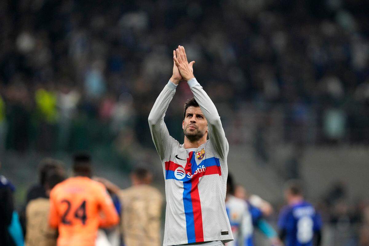 El central del Barcelona Gerard Piqué anunció su retirada del fútbol y que el partido del próximo sábado ante el Almería será el último encuentro que dispute en el Camp Nou, según publico en un vídeo publicado en sus redes sociales.