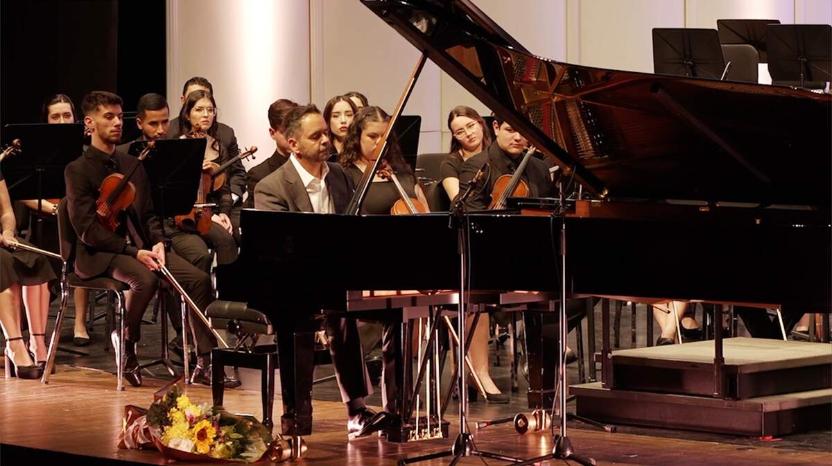 Jorge Mejía, al piano, se presenta en el Arsht Center.