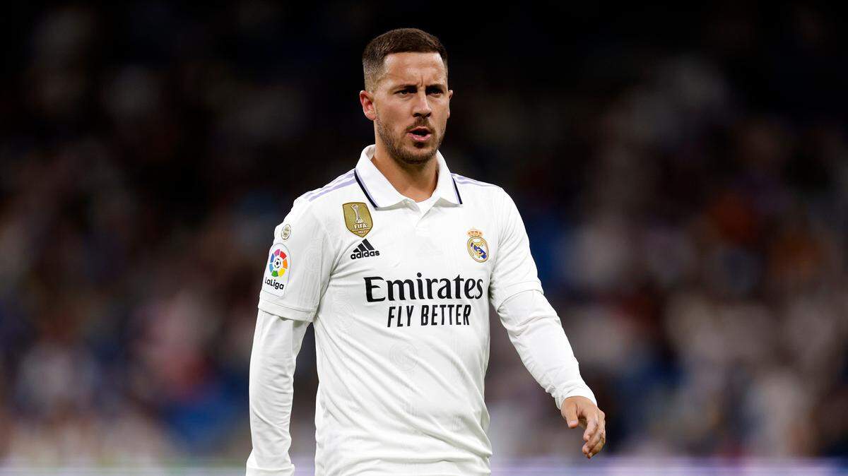 El atacante belga Eden Hazard abandona el Real Madrid tras el acuerdo alcanzado entre el jugador y la entidad, a pesar de que al futbolista le restaba un año de contrato con el club blanco.
