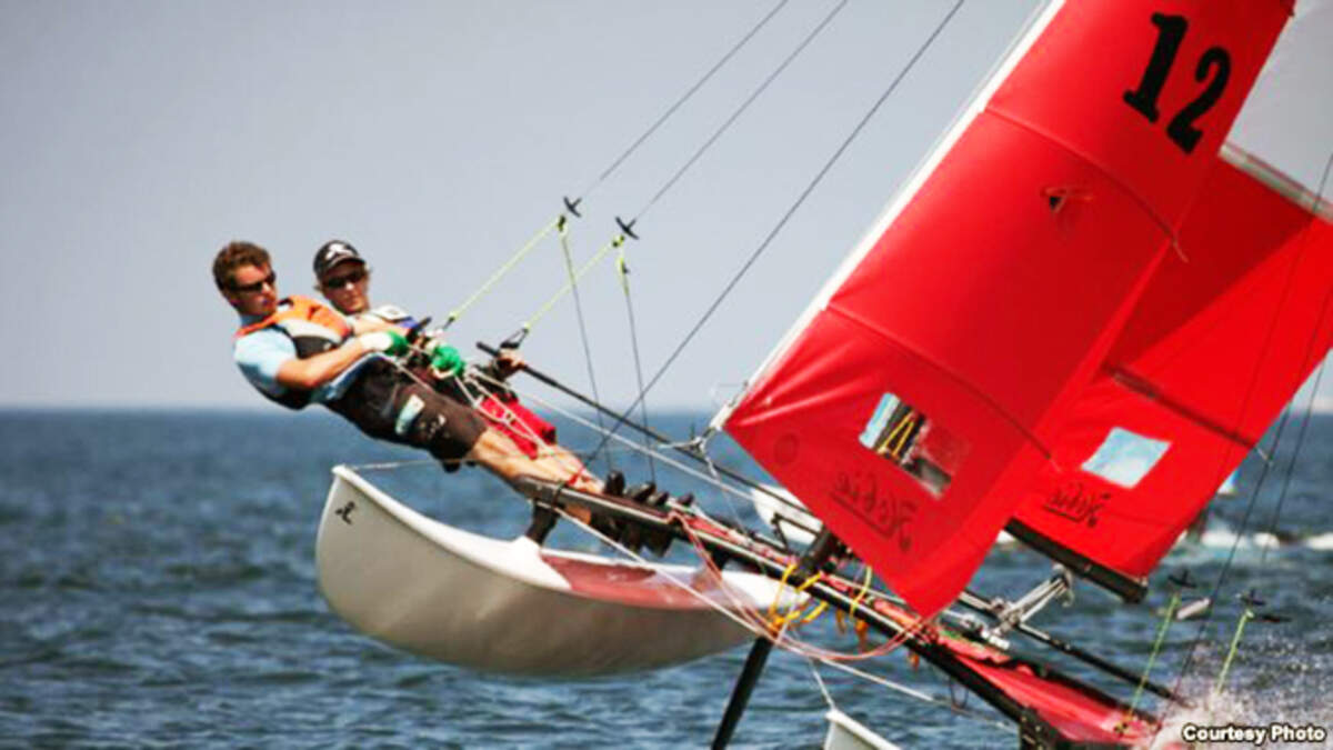 La 28a Regata Mínima de Schooner Wharf en el puerto histórico de Key West.
