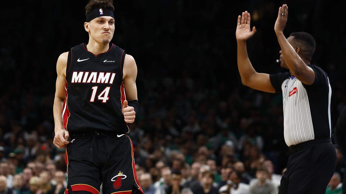 Tyler Herro se roba el espectáculo y el Heat gana en Charlotte con un espectacular final