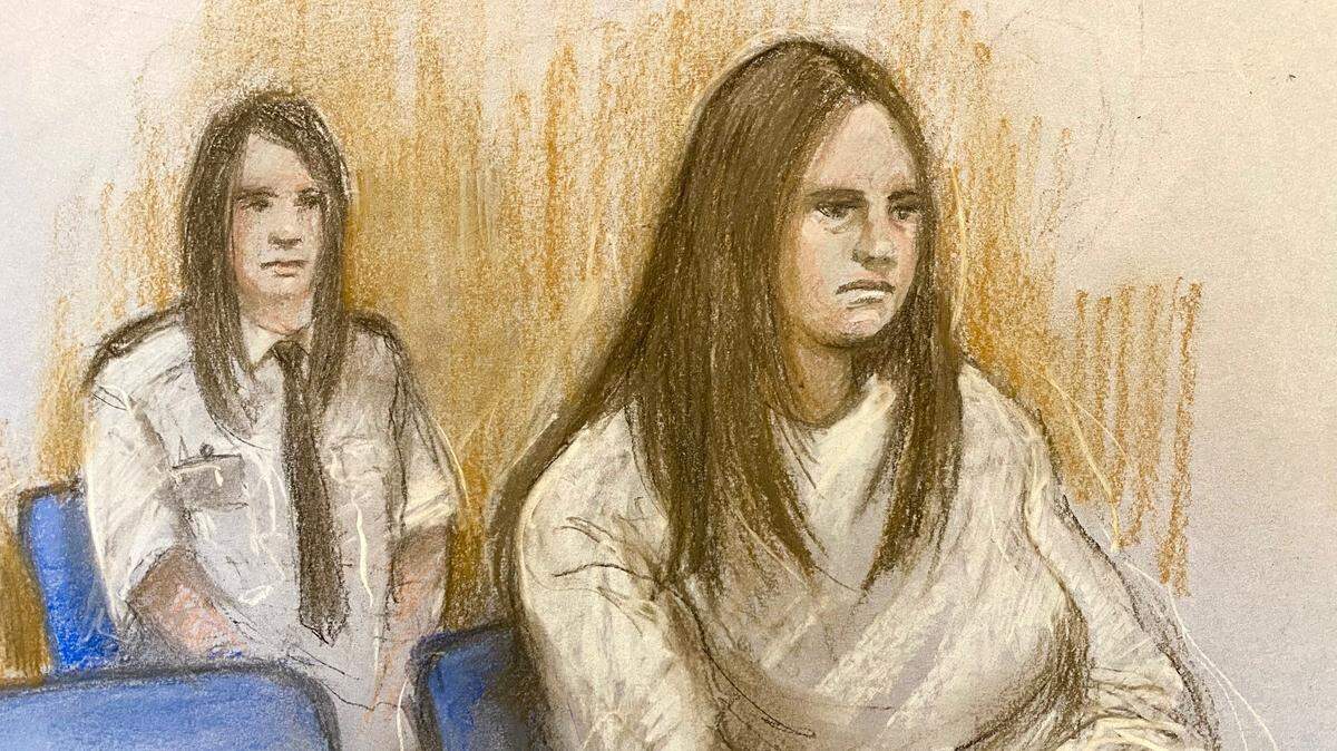  Boceto de la artista judicial Elizabeth Cook de Julia Wandel (derecha), también conocida como Julia Wandelt, compareciendo en el Tribunal de Magistrados de Leicester, donde ha sido acusada de acosar a los padres y hermanos de Madeleine McCann al presentarse en la casa familiar, dejar mensajes de voz y enviar mensajes. Fecha de la imagen: viernes 21 de febrero de 2025.