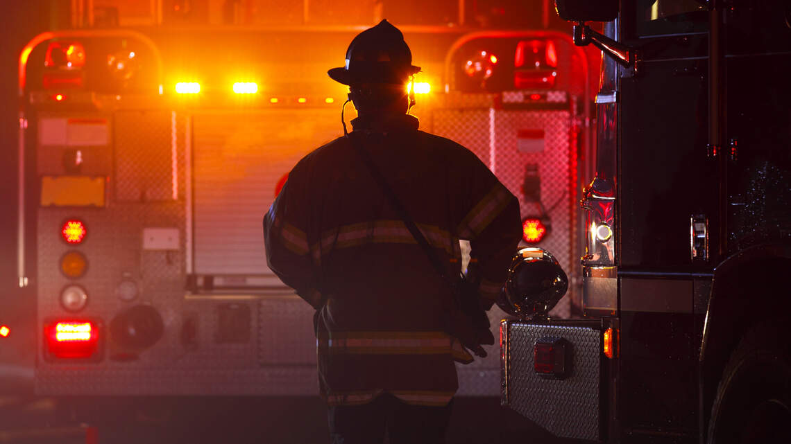 Incendio en edificio de apartamentos de Miami deja a 15 residentes desplazados y dos hospitalizados