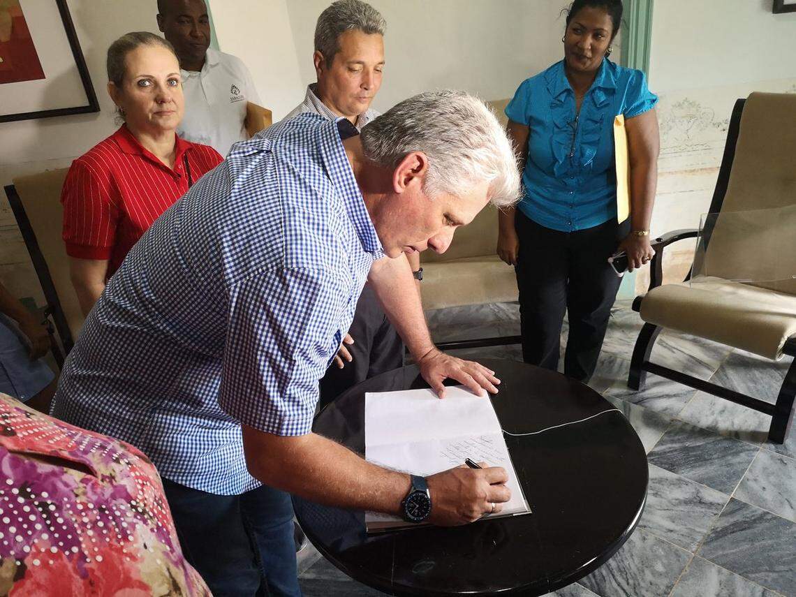 Díaz-Canel durante su estancia en Sancti Spíritus.