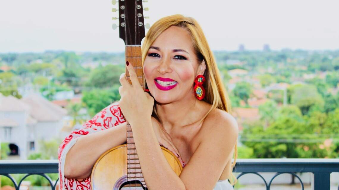 La colombiana Saavedra celebra su aniversario como compositora más ocupada que nunca