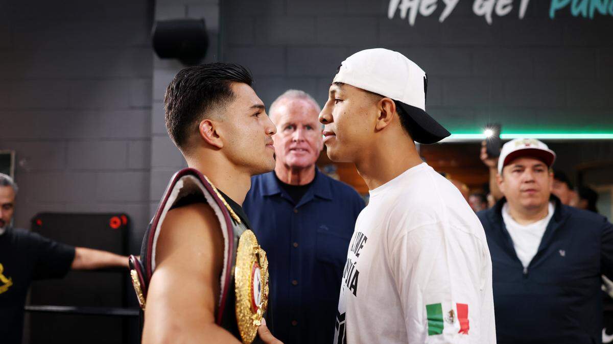 El mexicano Jaime Munguía (der.) peleará el 2 de mayo en Las Vegas contra su compatriota Armando Reséndiz, en un combate que puede redefinir su presente y encaminarlo nuevamente hacia la cima.