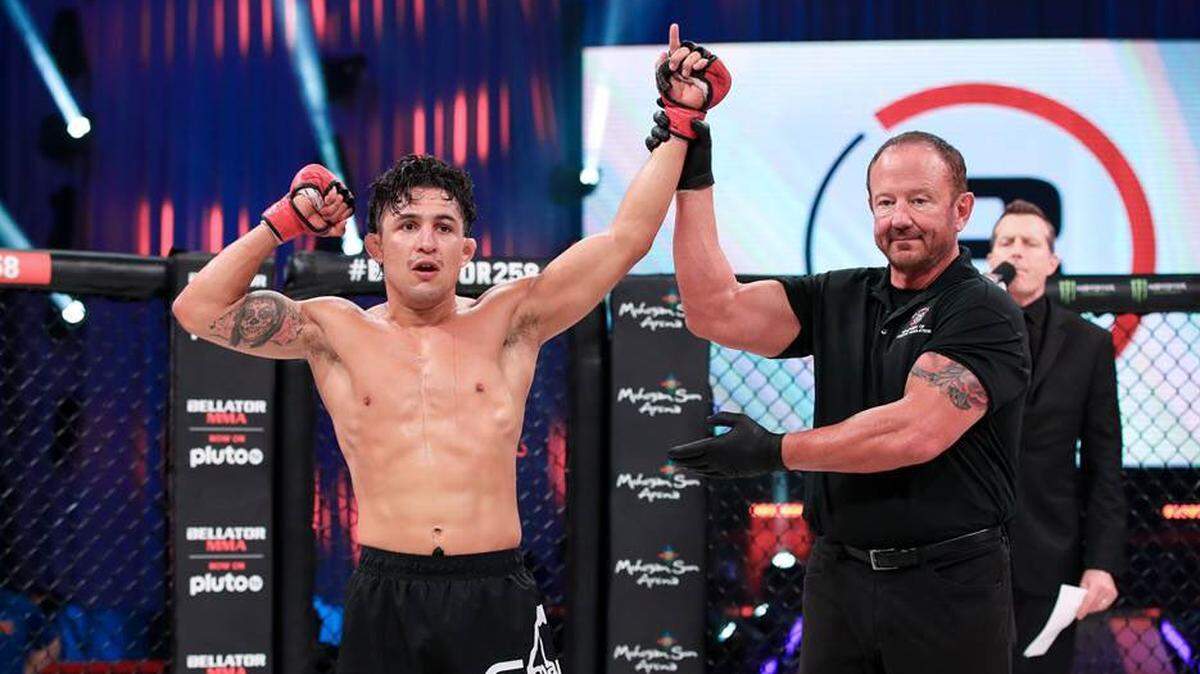Mucho antes de que existiera Brandon Moreno, Yair Rodríguez o Alexa Grasso, estaba Erik “Goyito’’ Pérez. Cuando las artes marciales mixtas eran un eco lejano para muchos peleadores de América Latina, más allá de los brasileños, ya este mexicano estaba en los trajines de las llaves y los golpes, abriendo caminos para el resto.