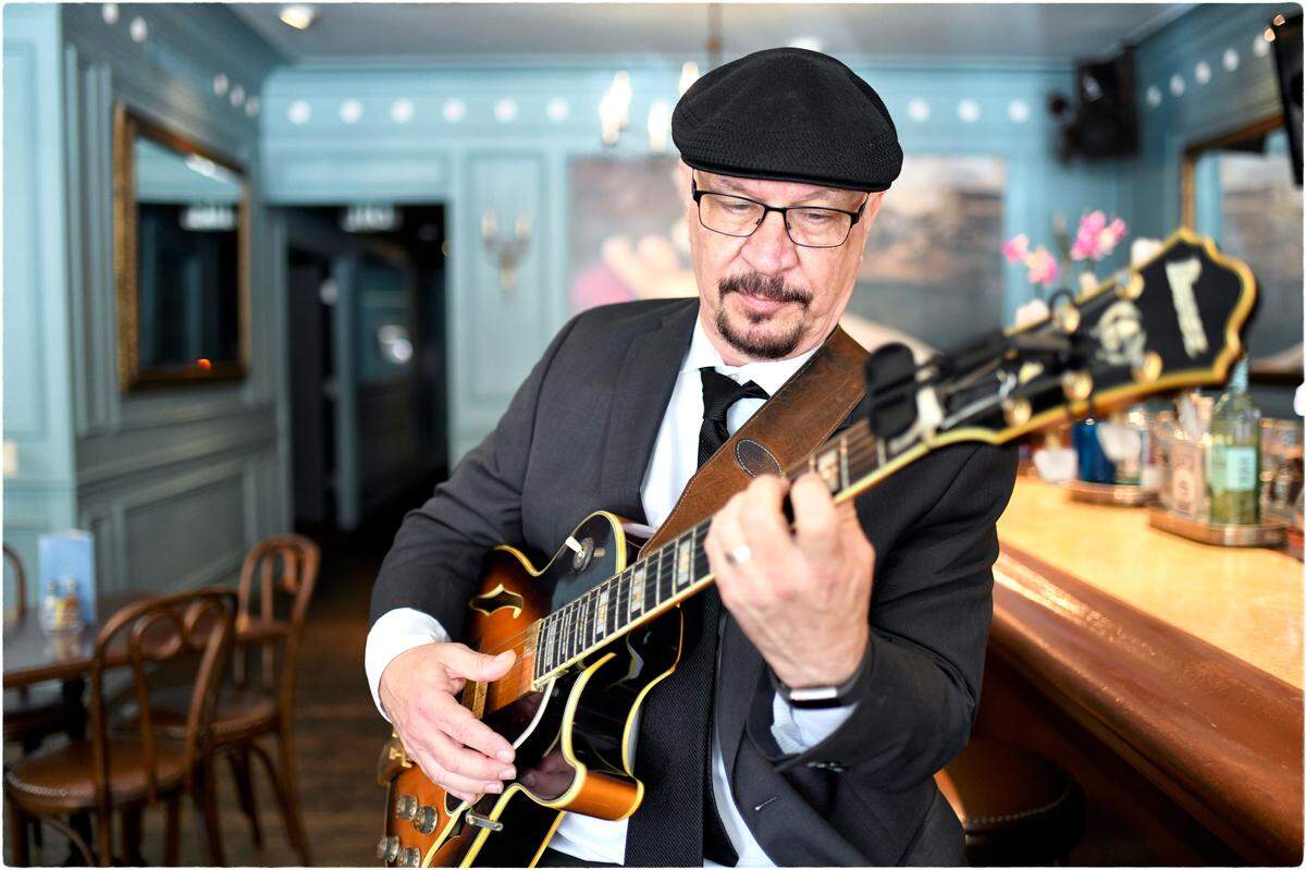 El turno del guitarrista Lindsey Blair, de Indianápolis, Indiana, es el 19 de febrero del 2020 al mediodía.