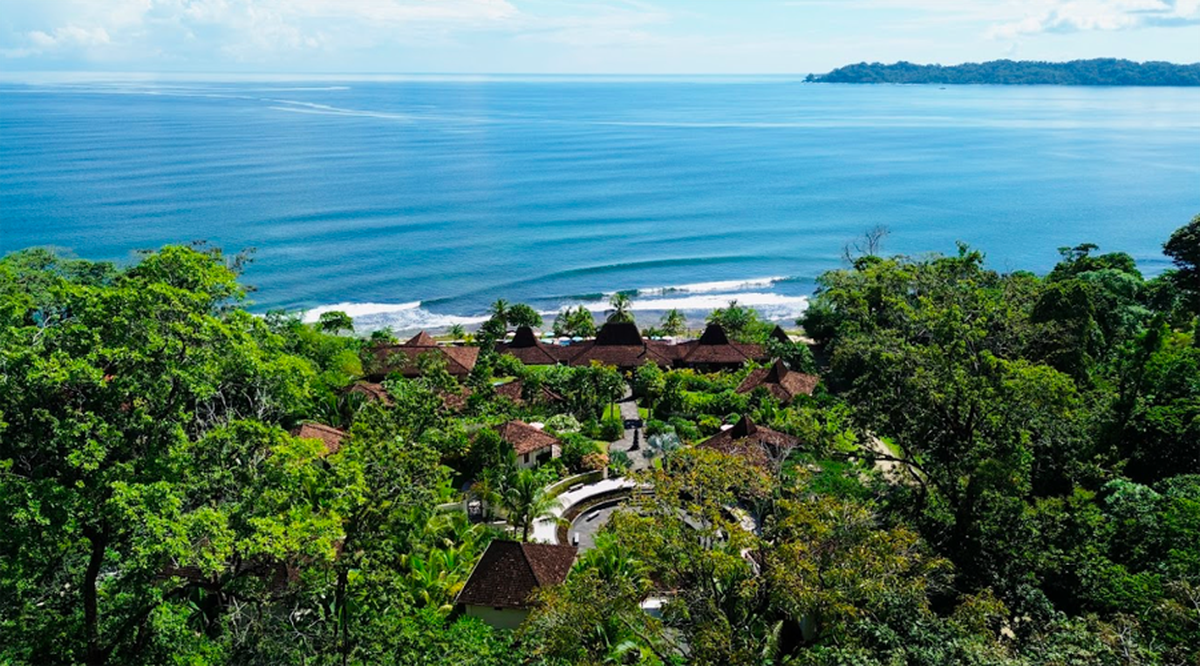 Isla Colón en Bocas del Toro, Panamá cuenta con dos beach clubs con energías distintas, una más introspectiva y otra más social. 