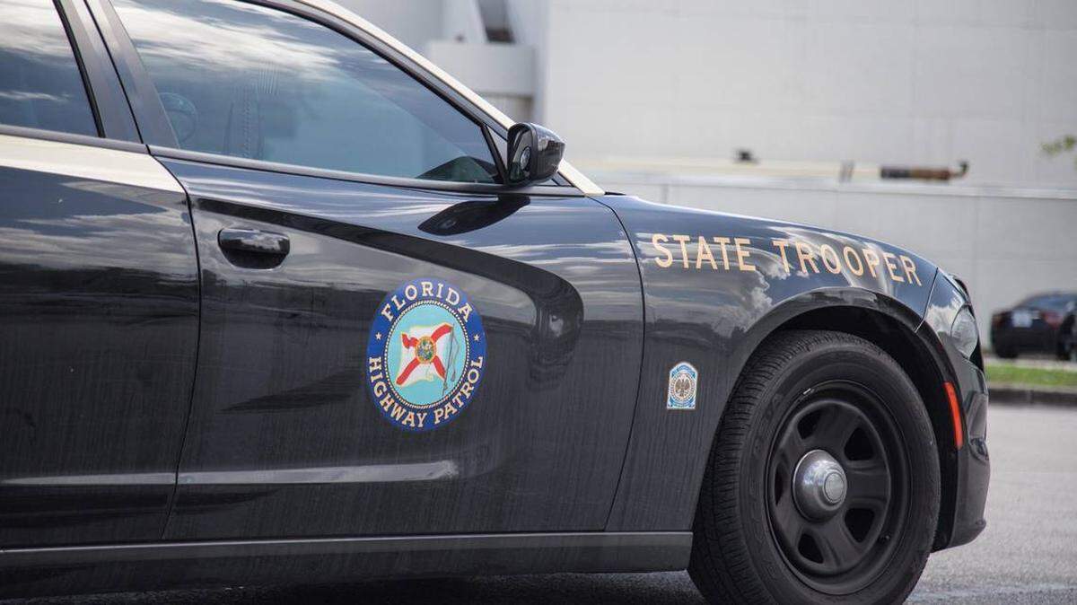 The Broward Sheriff’s Office and Florida Highway Patrol are investigating a woman’s body found on the side of Alligator Alley Wednesday morning.