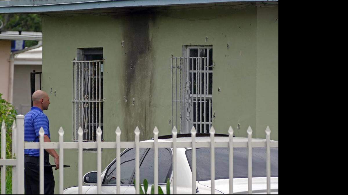 Los investigadores recibieron una llamada a alrededor de las 6 a.m. sobre disparos hechos en una casa ubicada en el 1121 NW 141 Street. 