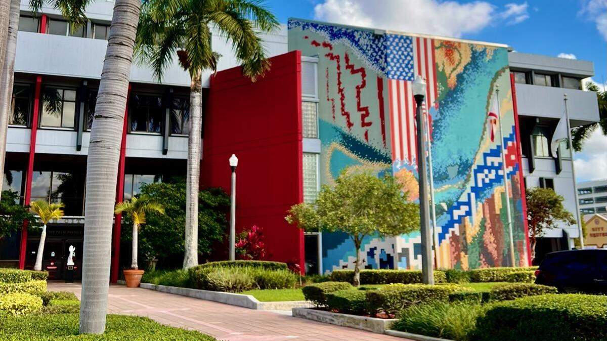 Actual alcaldía de la ciudad de Hialeah ubicada en 501 Palm Avenue construida entre 1968 y 1969