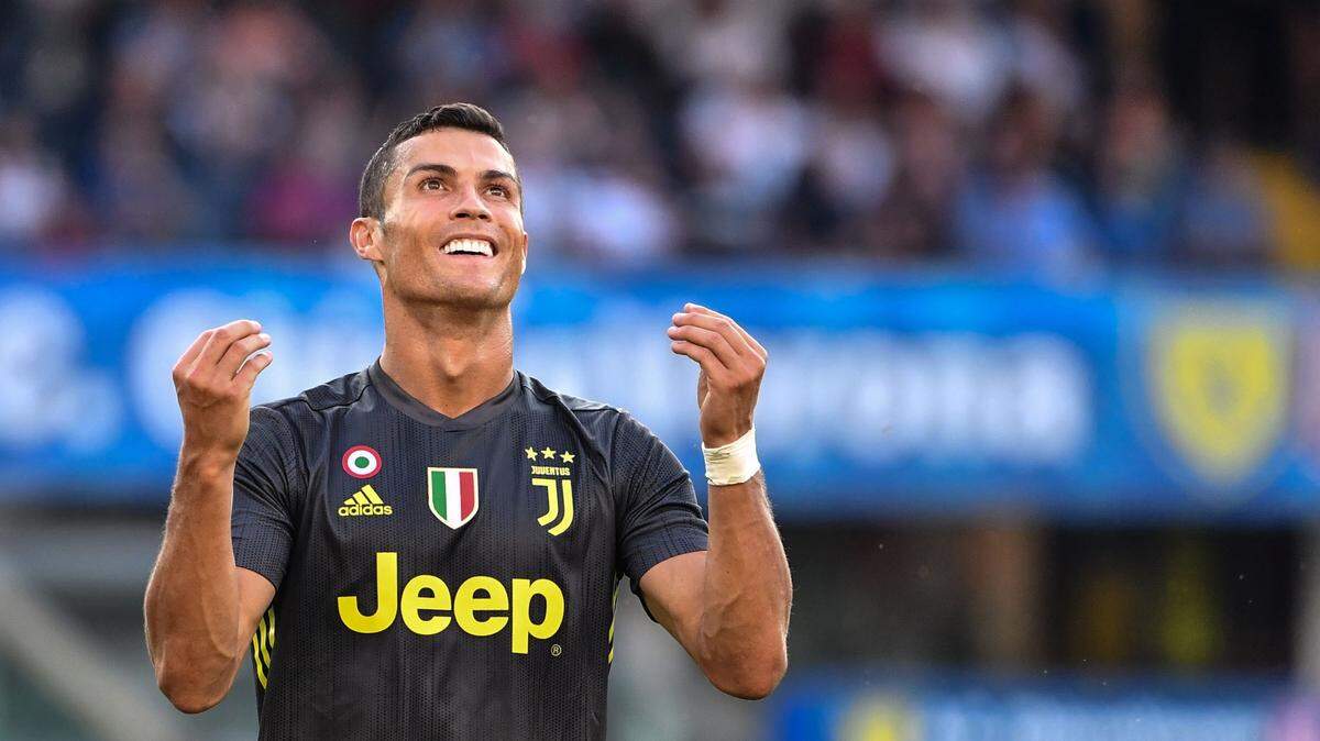 Cristiano Ronaldo reacciona tras fallar un disparo a puerta en el partido entre Juventus y Chievo, el 18 de agosto de 2018.