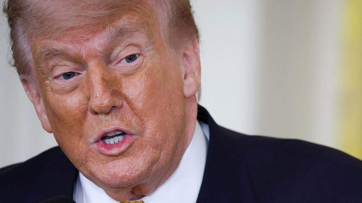 El presidente Donald Trump da un discurso durante un evento para homenajear a las madres de los miembros de las fuerzas armadas, en la Sala Este de la Casa Blanca, Washington, DC, el miércoles 6 de mayo de 2026.