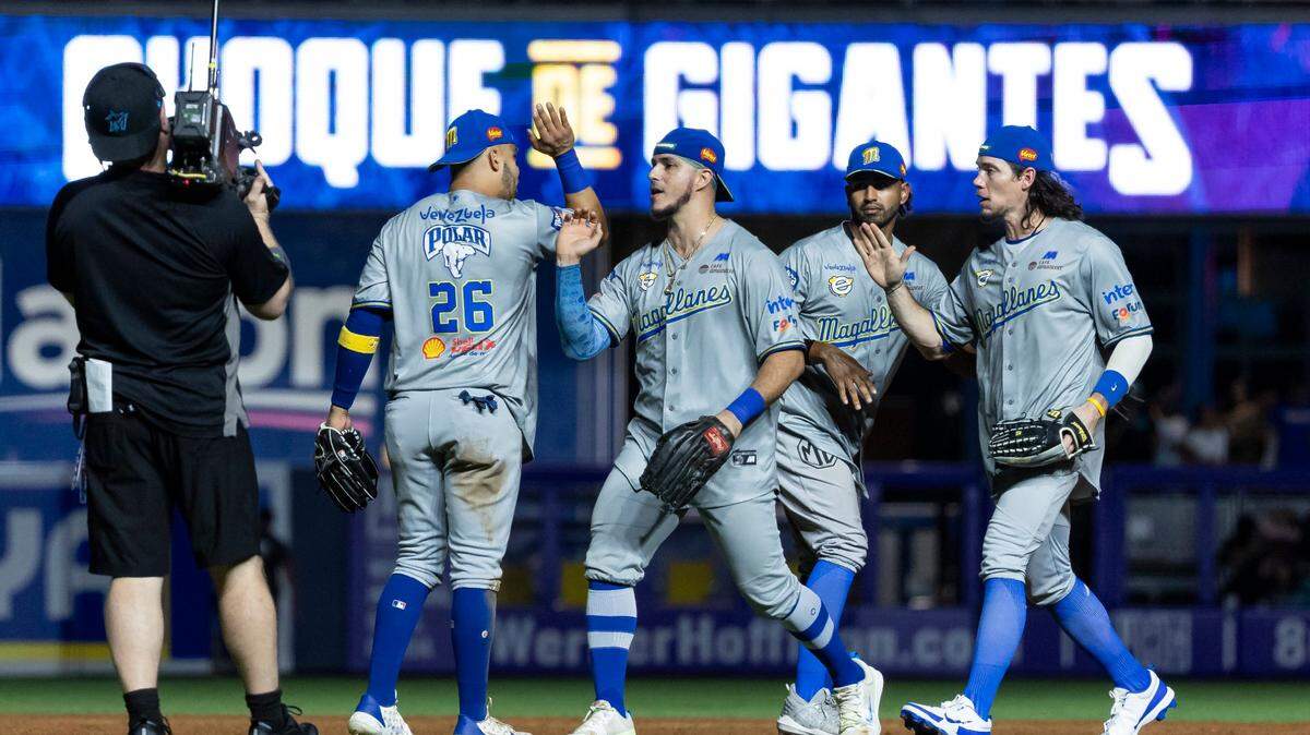 Los Navegantes del Magallanes aprovecharon una larga travesía para colarse en la final del Choque de Gigantes. Después de 12 entradas tensas y extenuantes, el equipo de Venezuela será recordado como el primero que selló su boleto a la jornada decisiva del domingo.