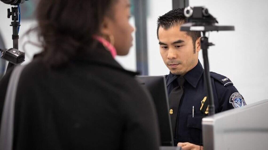 ¿Entrar a EEUU sin visa en el pasaporte? El visado tradicional podría cambiar a este formato