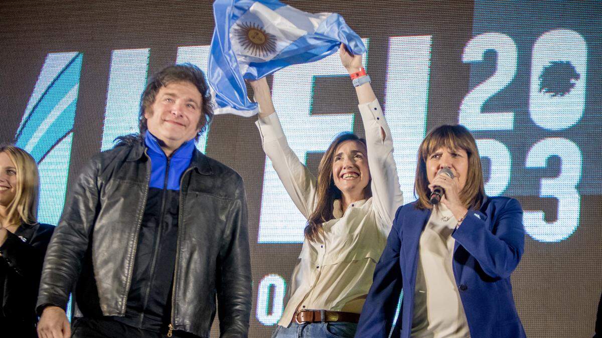 El candidato a la presidencia de Argentina Javier Milei afirma que los resultados electorales son dudosos y que los poderes podrían privarlo del cargo más importante de la nación.