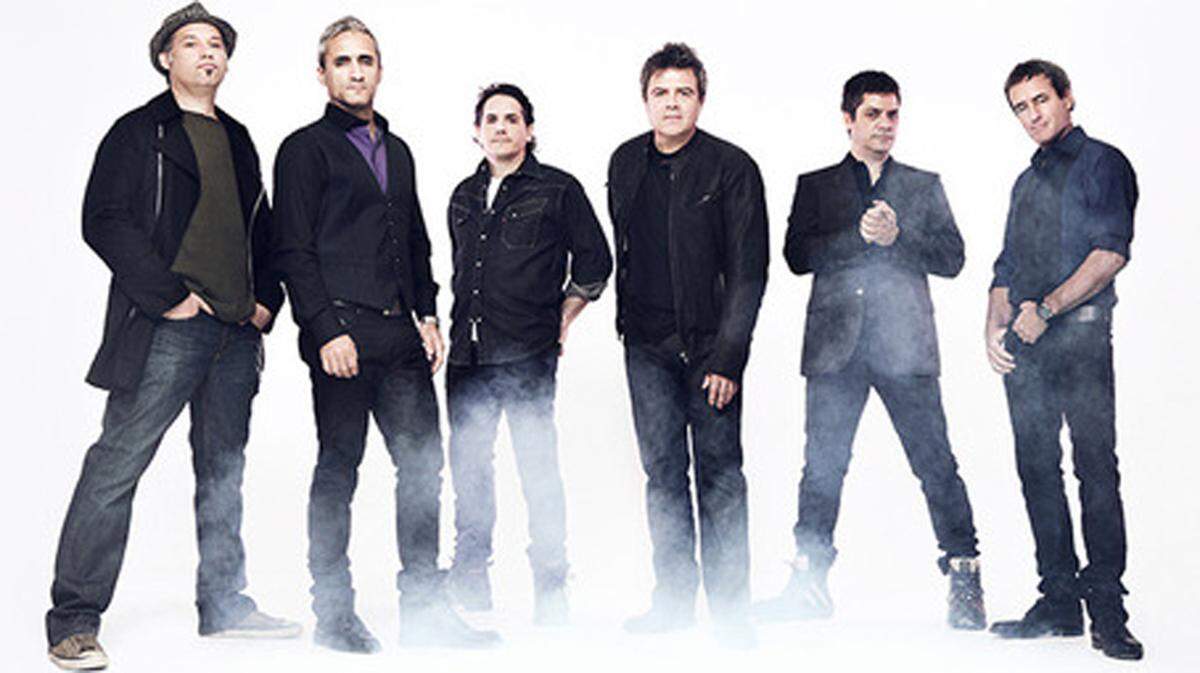 La banda argentina Los Pericos en concierto en La Scala de Miami.