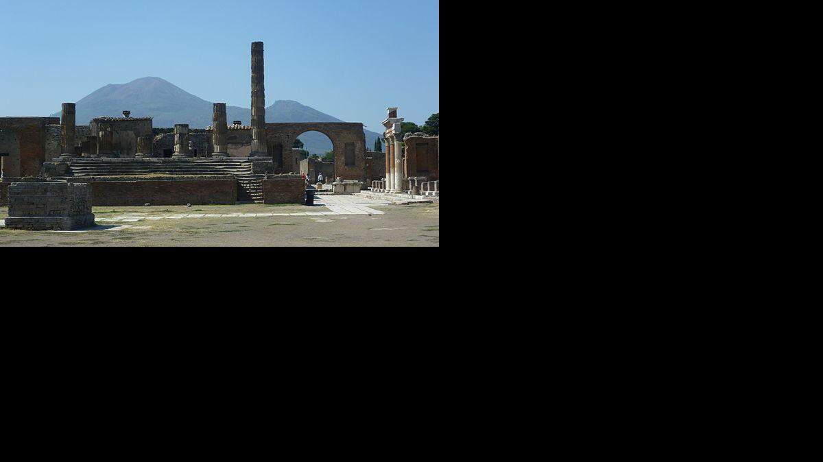 Las ruinas del Templo de Jupiter en Pompeya. 