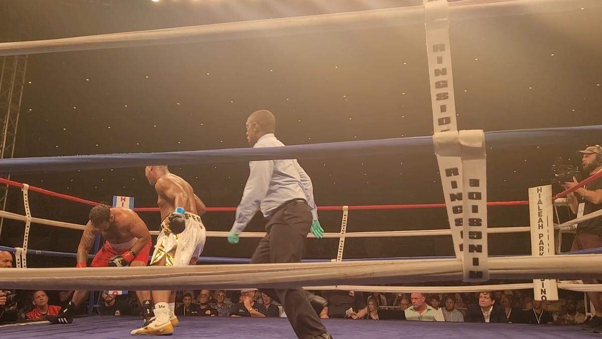 Héctor Pérez vino a pelear. El boricua dejó el alma en el ring pero ni con eso le alcanzó para vencer al cubano Lenier Peró, quien impuso su tren de pelea de principio a fin para llevarse la victoria por nocaut en el tercer asalto.