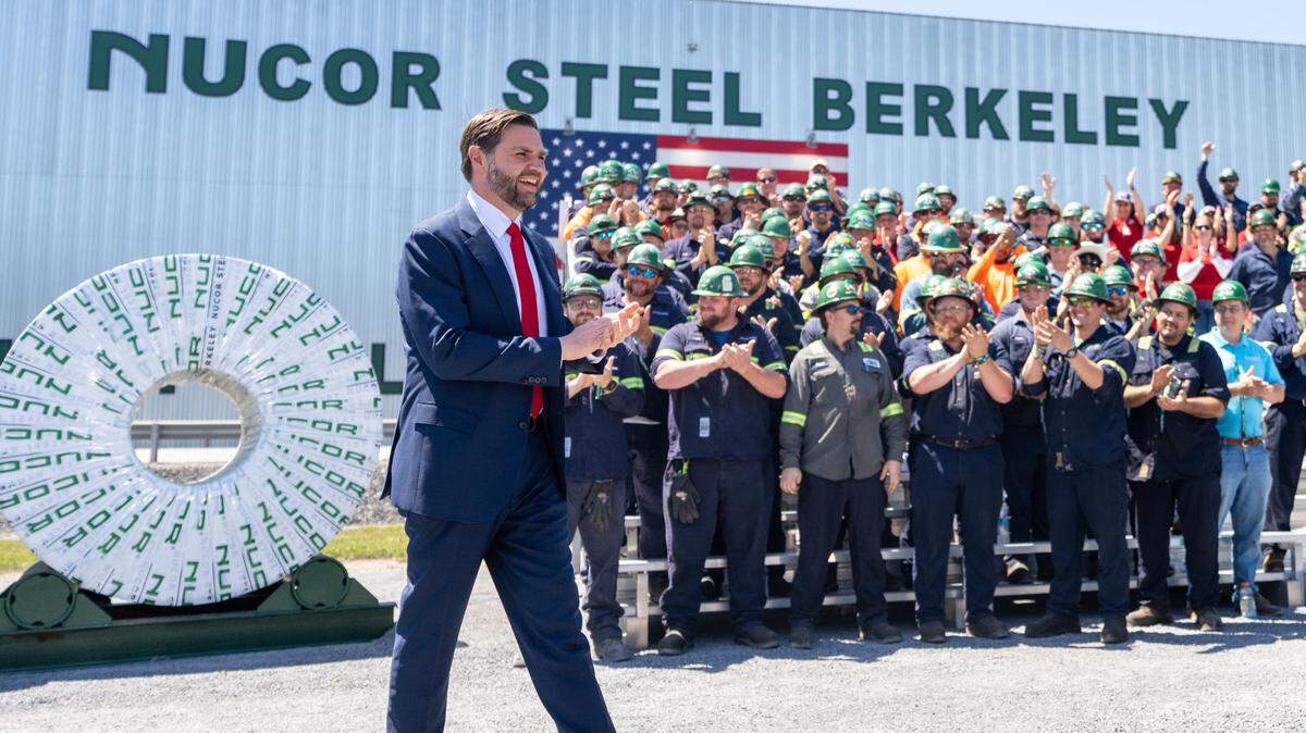 El vicepresidente JD Vance pronuncia un discurso en Nucor Steel en Huger, Carolina del Sur, el jueves 1 de mayo de 2025.