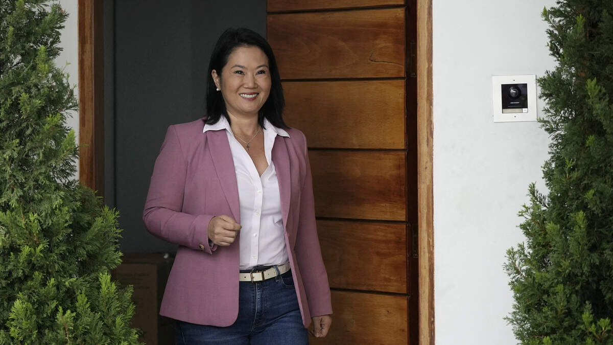 La conservadora Keiko Fujimori sale de su casa tras liderar por un estrecho margen la contienda contra el diputado de izquierda Roberto Sánchez, en las elecciones presidenciales peruanas en Lima, Perú, el miércoles 24 de junio de 2026.