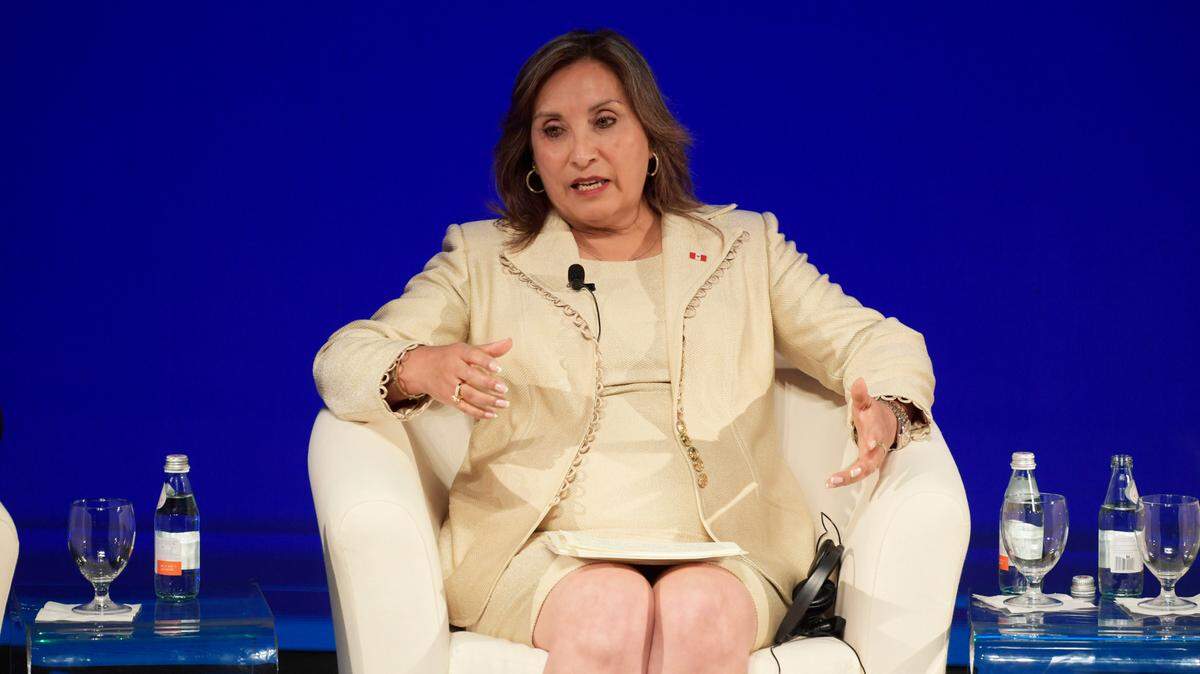 Dina Boluarte, presidenta de Perú, participa en un foro organizado por el Banco Interamericano de Desarrollo, en Washington, D.C., el 2 de noviembre de 2023.