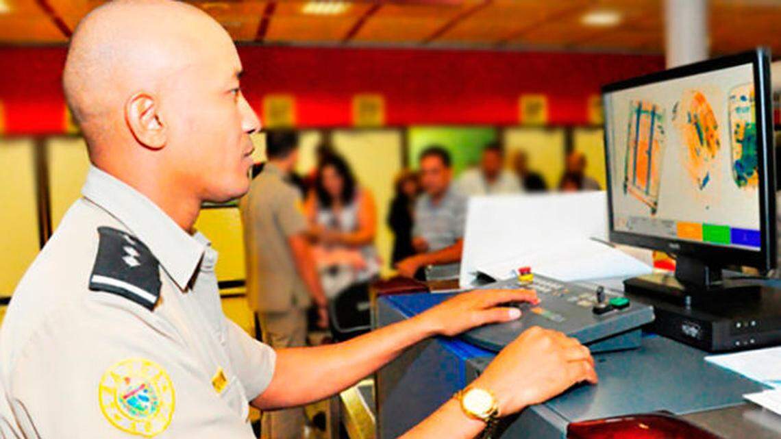 La Aduana General de la República de Cuba amenazó este miércoles con decomisar los paquetes enviados desde Estados Unidos a través de personas que viajan expresamente a la isla como “mulas”.