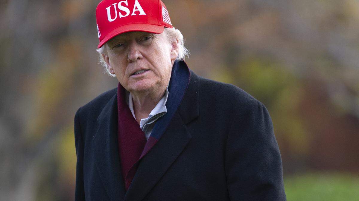 WASHINGTON, DC - NOVEMBER 22: U.S. President Donald Trump arrives on the South Lawn of the White House on November 22, 2025 in Washington, DC. Trump visited Joint Base Andrews in Prince Georges County Maryland to tour the golf course located on the base. (Photo by John McDonnell/Getty Images)