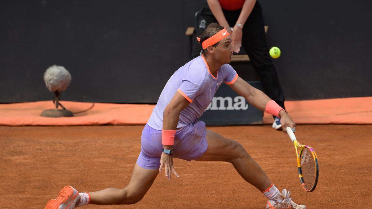 Su cuerpo parece aguantar la carga física, pero su nivel es “ahora imprevisible”: eliminado en la segunda ronda del Masters 1000 de Roma, Rafael Nadal tiene dos semanas para intentar asestar un último golpe de efecto sobre la tierra batida de Roland Garros.