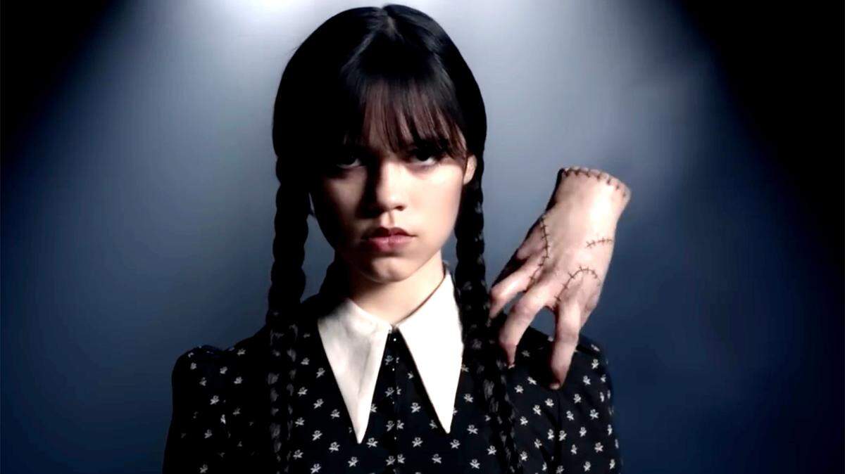 Jenna Ortega y Dedos.